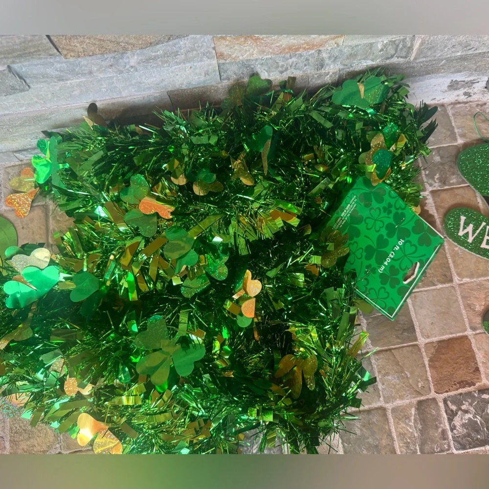 St. Patrick's Day Party Decoration Set - Green and Gold